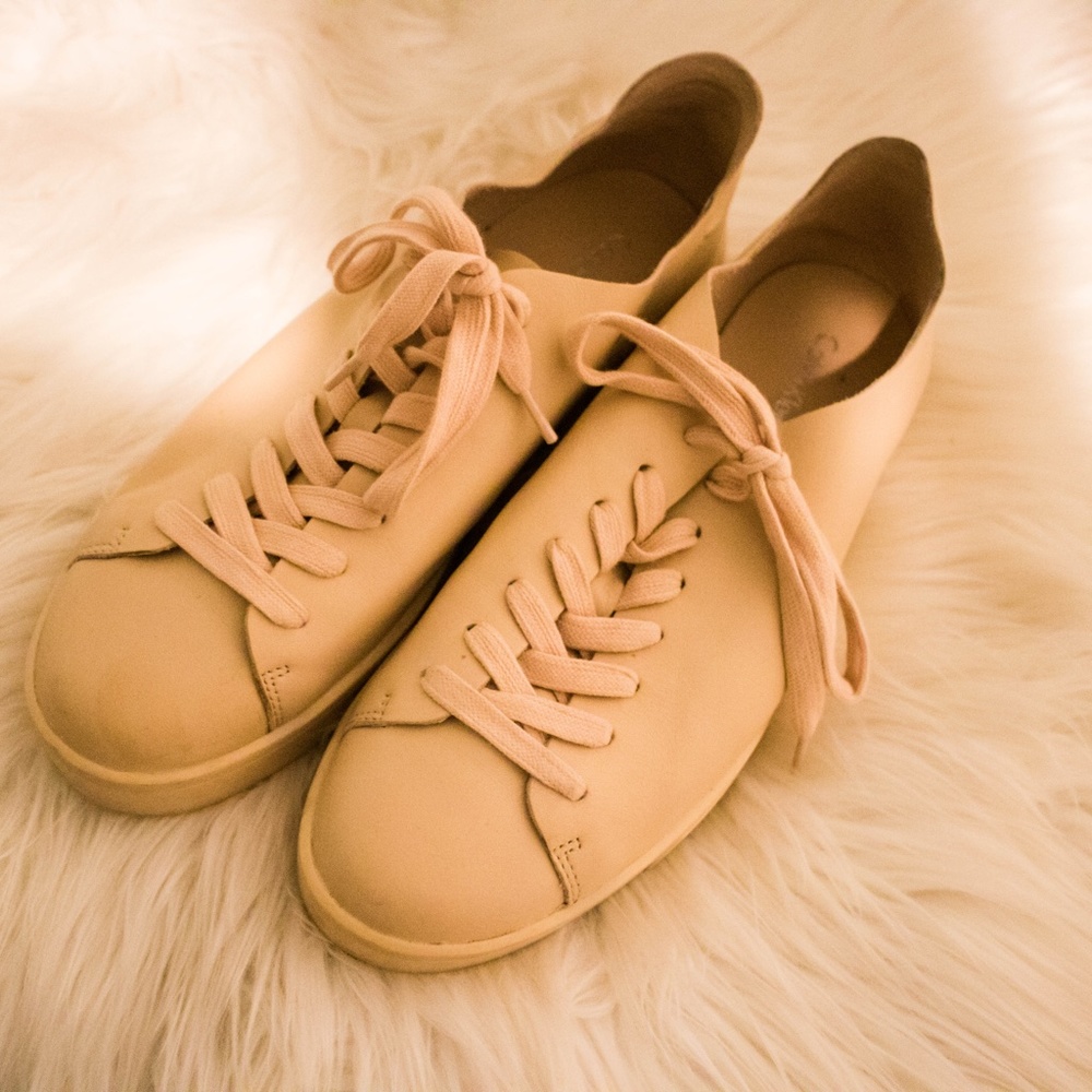 Calvin Klein Irena Sneakers - Picture 2 of 6